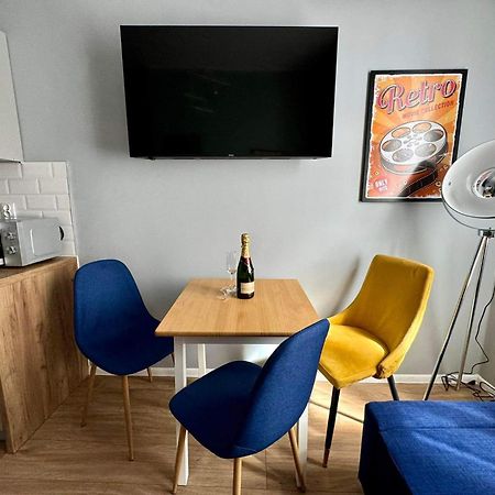Apartament Filmowy วาลบ์จิก ภายนอก รูปภาพ