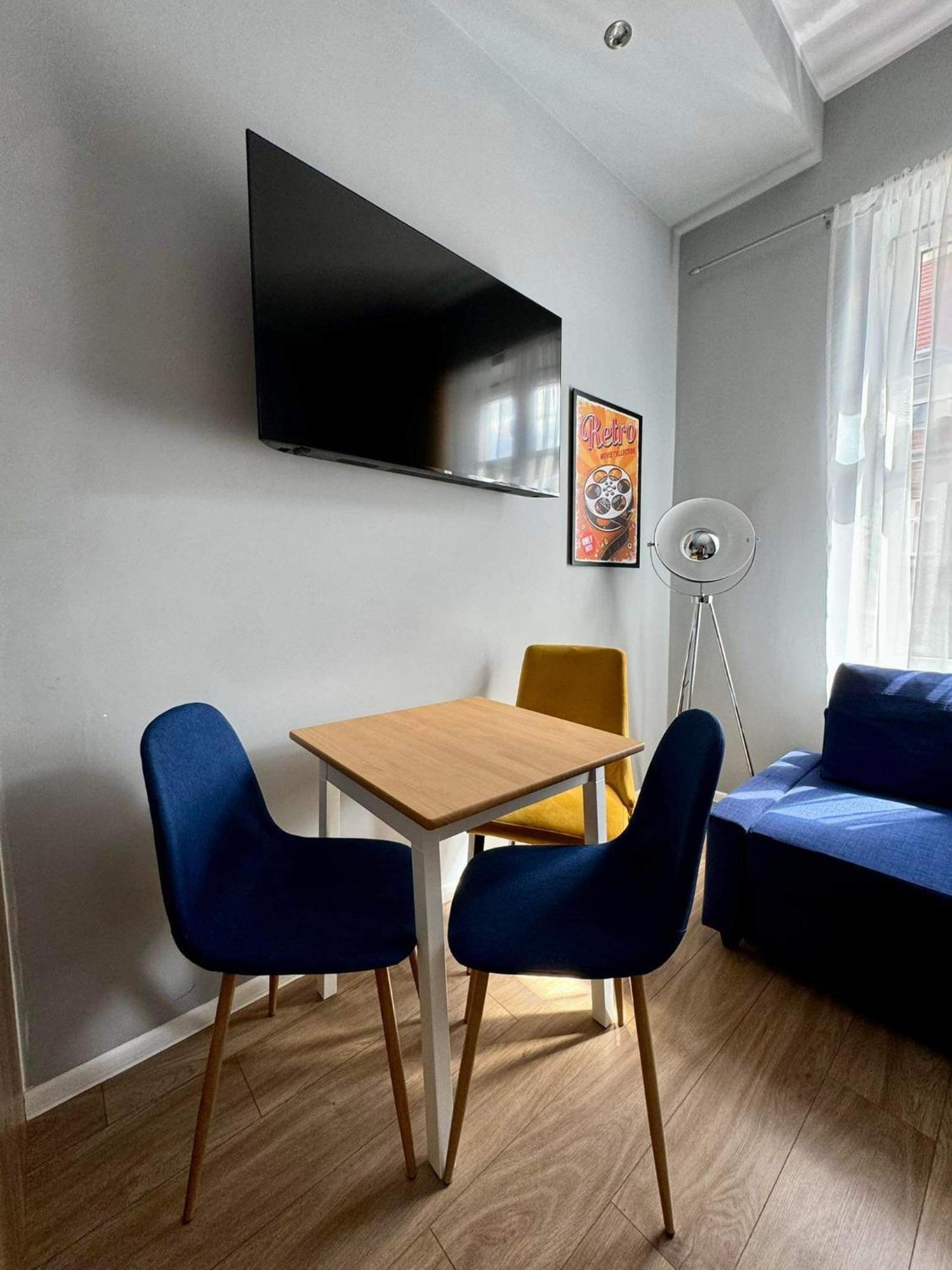 Apartament Filmowy วาลบ์จิก ภายนอก รูปภาพ
